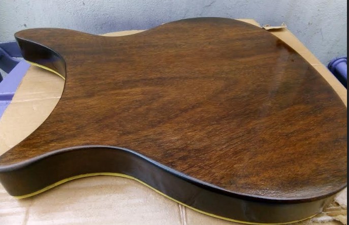 Rickenbacker Myke B. 1